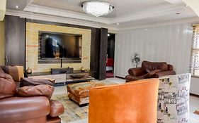 Modern Delux 2 Bedroom Townhouse
